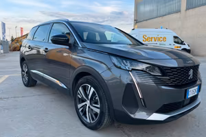 PEUGEOT 5008 BLUEHDI 130 IN GARANZIA