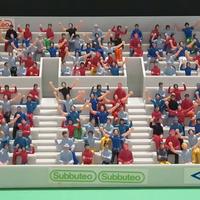 Spettatori Subbuteo Mix Color dipinti a mano