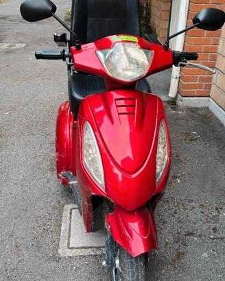 Scooter elettrico per anziani - disabili