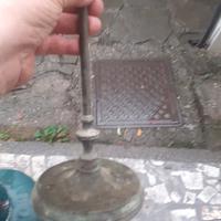 Antica lampada a olio