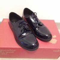 Scarpe eleganti lucide blu scuro bambino