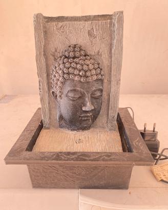 Fontanella a forma di budda con luce