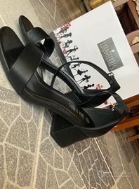 Scarpe con tacco donna.