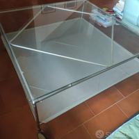 tavolino IKEA Strind  in vetro e metallo con ruote