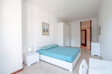 Stanza comodissima in zona isola