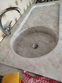 lavandino in marmo di Carrara 