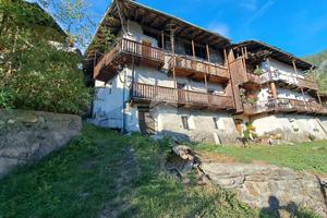 CASA SEMINDIPENDENTE A LA SALLE