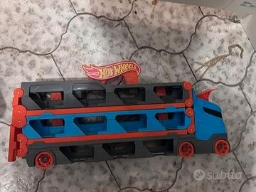Camion trasportatore Hot Wheels 2 in 1