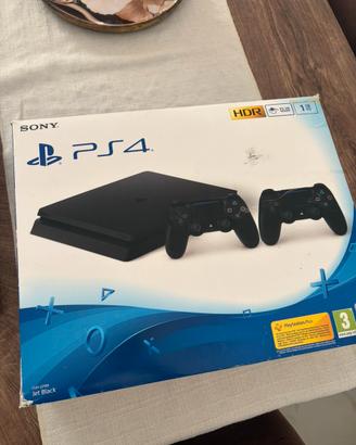PlayStation 4 slim 1TB
