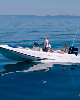 Boston Whaler Outrage 21 con Mercury 115 ORIGINALI