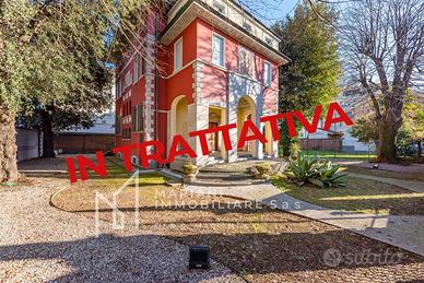Villa di 502 m² con più di 5 locali e box auto dop