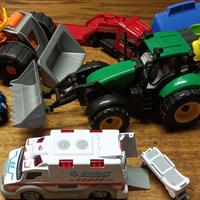 Set giochi ruspe, ambulanza, maggiolino