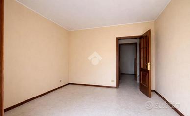 3 LOCALI A ROÈ VOLCIANO