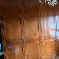 Armadio in legno massello per camera da letto