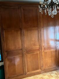 Armadio in legno massello per camera da letto