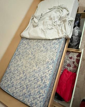 Letto matrimoniale e lettino singolo