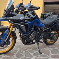 Suzuki Vstrom 800 DE Optional+Borse