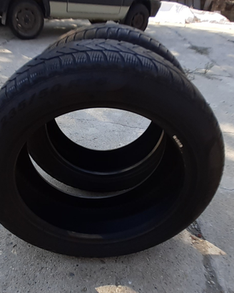 Gomme 235/50/18 Pirelli