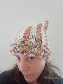 Cappello Fatto a Mano Righe Lana Bouclé handmade