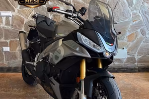 Aprilia Tuono V4 1100 BASE