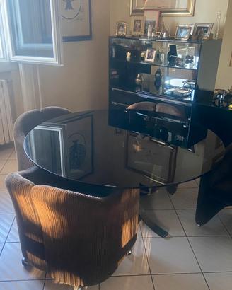 Elegante set da pranzo in cristallo nero