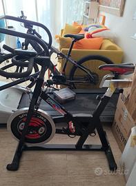 Spin bike JK professionale da indoor. 