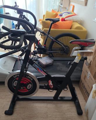 Spin bike JK professionale da indoor. 