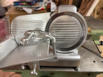 Affettatrice professionale Metro lama 25cm