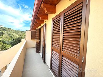 NUOVA COSTRUZIONE: Trivano con Garage, Cortiletto