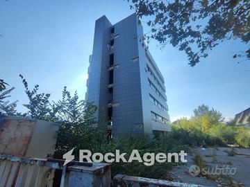 PALAZZO \ STABILE ALL'ASTA ZONA STALINGRADO