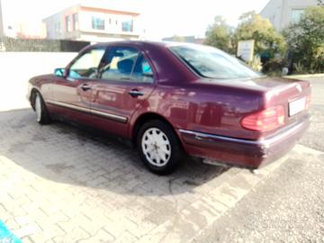 Mercedes E 200 benzina (compreso passaggio