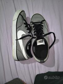 scarpe Nike grigie 