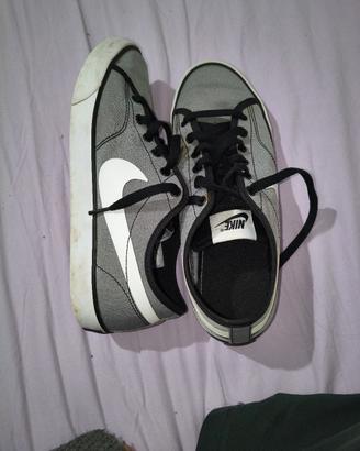 scarpe Nike grigie 