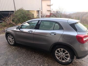  MERCEDES GLA