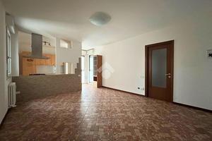 3 LOCALI A MOGLIANO VENETO