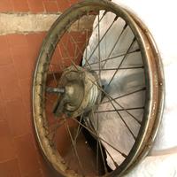 Ruota moto d’epoca a 10 euro