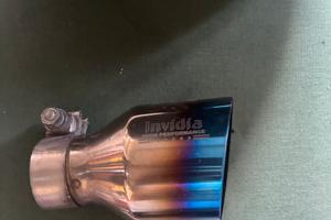 Terminale di scarico marca invidia