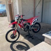 Honda CRF 250 enduro con targa