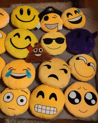 collezione di 20 cuscini emoji
