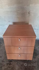 Comodino 3 cassetti in legno 50x50