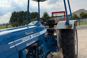 Trattore Ford 3600 2 Rm