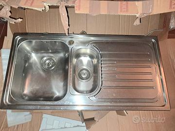 lavello da cucina in acciaio marca Franke