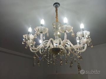 Lampadario classico a goccia in vetro