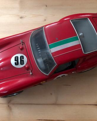 FERRARI GTO 1962 - BURAGO 1/18