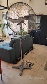 Ventilatore grande a piede in acciaio cromato
