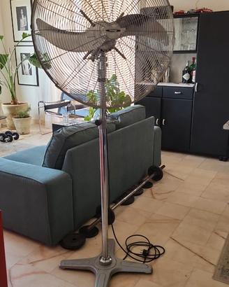 Ventilatore grande a piede in acciaio cromato