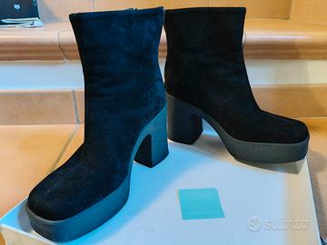 Stivaletto tronchetto scamosciato Pollini