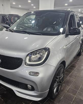 NUOVA SMART FORFOUR BRABUS STYLE EXCLUSIVE EDITION