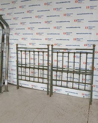 Coppia di letti in ferro laccato