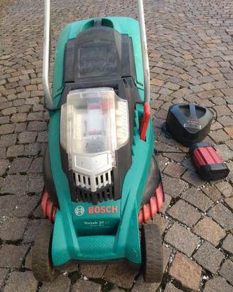 RASAERBA A BATTERIA BOSCH ROTAK 37